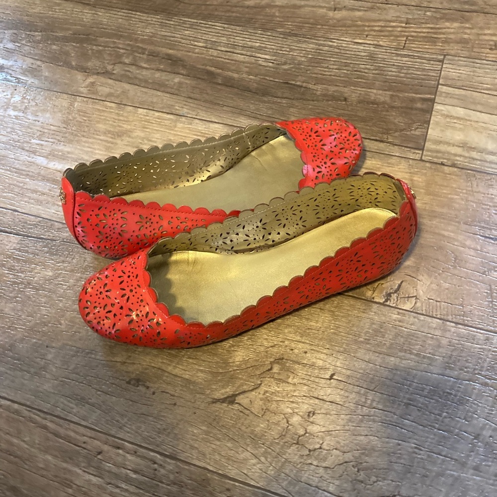 Coach size 8 laser cut flats red